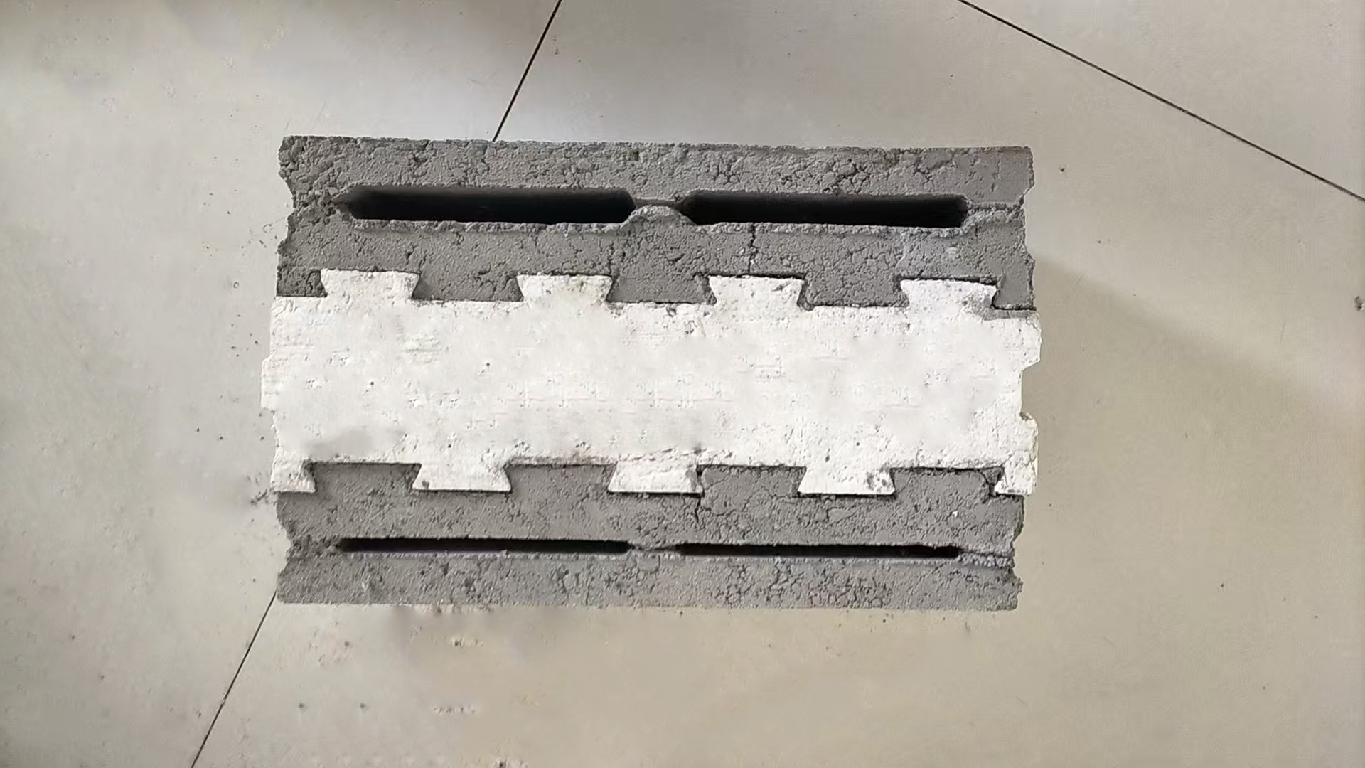 自保温砌块
